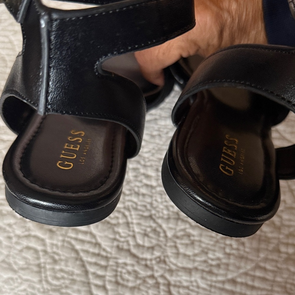 GUESS Women's Hazens Black logo Sandals size 9 - Picture 6 of 8